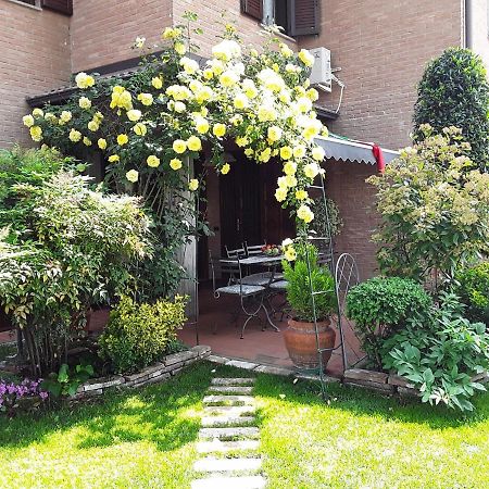 B&B La Rosa Gialla マラネッロ エクステリア 写真