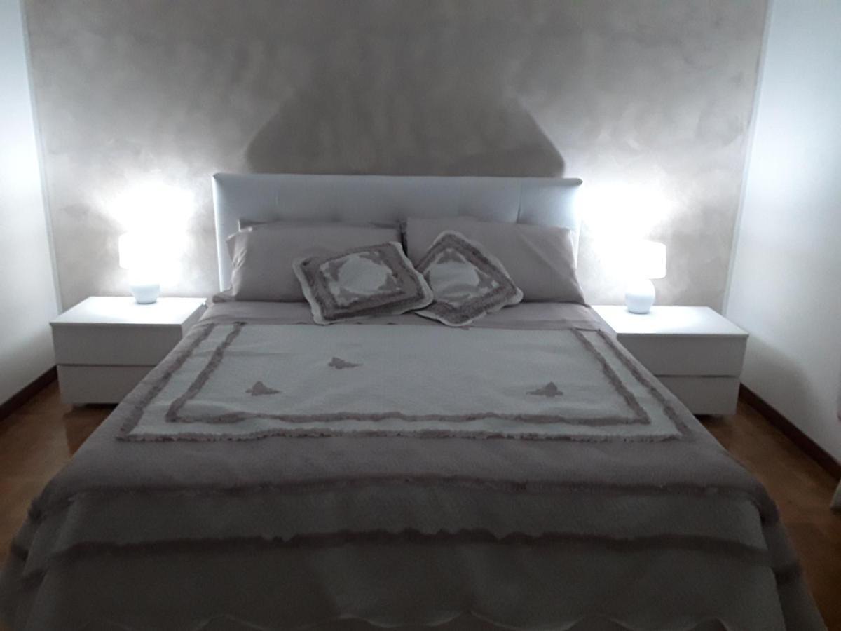B&B La Rosa Gialla マラネッロ エクステリア 写真