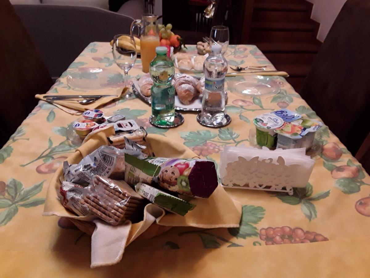 B&B La Rosa Gialla マラネッロ エクステリア 写真