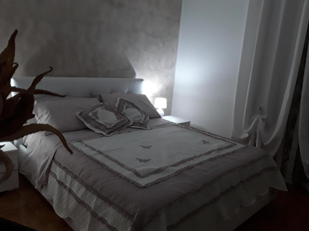 B&B La Rosa Gialla マラネッロ エクステリア 写真