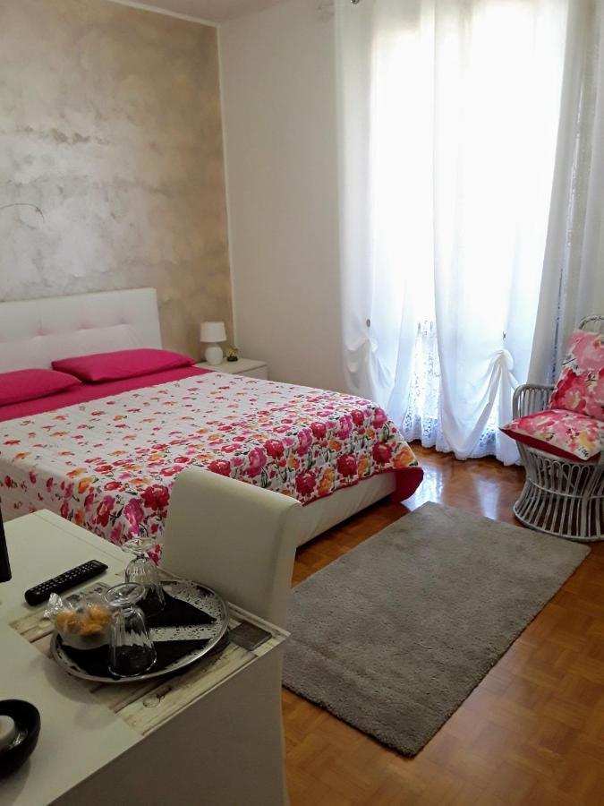 B&B La Rosa Gialla マラネッロ エクステリア 写真