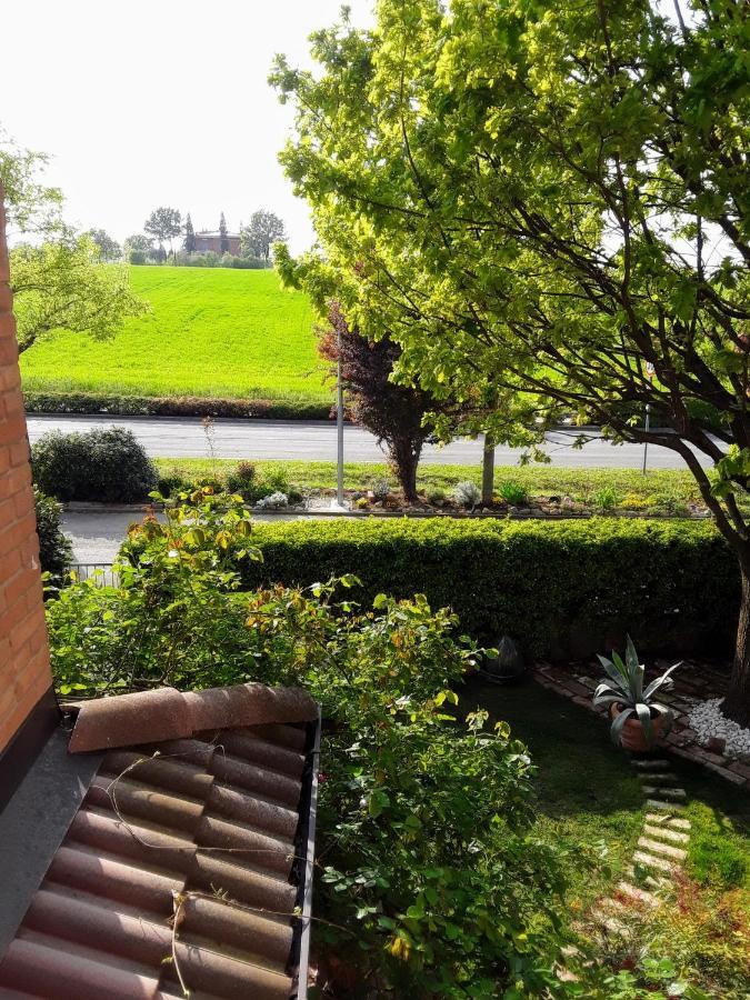 B&B La Rosa Gialla マラネッロ エクステリア 写真